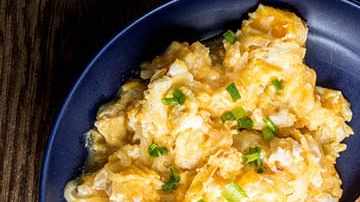 revuelto de bacalao con pan