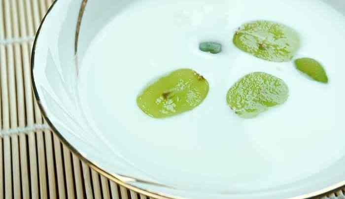 plato de ajoblanco