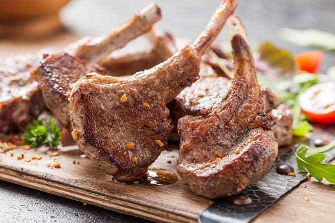 deliciosas chuletas de cordero al horno