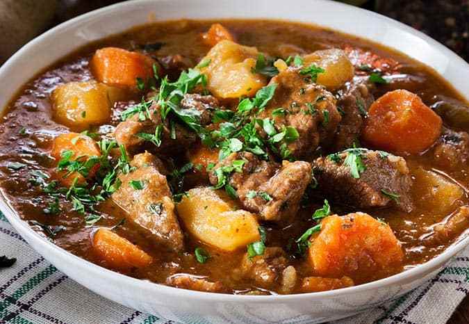 plato con cordero guisado