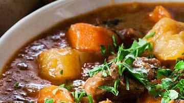 plato con cordero guisado