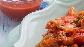 plato de macarrones con atún