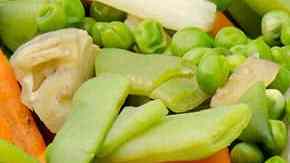 plato con menestra de verduras