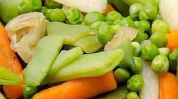 plato con menestra de verduras