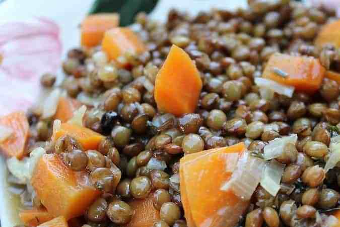 plato de lentejas con verduras