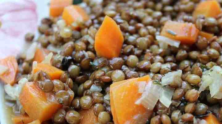 plato de lentejas con verduras