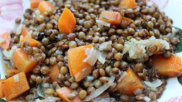 plato de lentejas con verduras