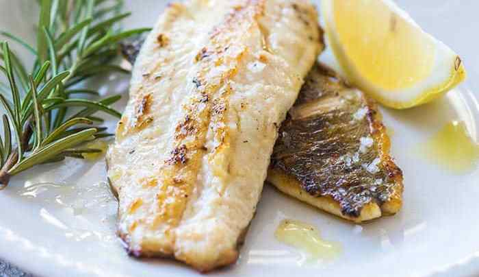 plato con merluza a la plancha