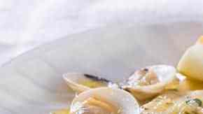 plato de merluza a la vasca