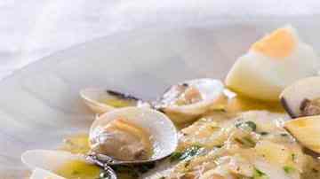 plato de merluza a la vasca