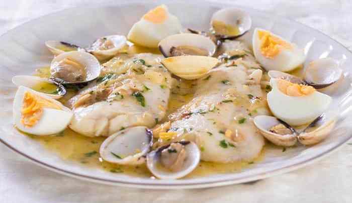 plato de merluza a la vasca