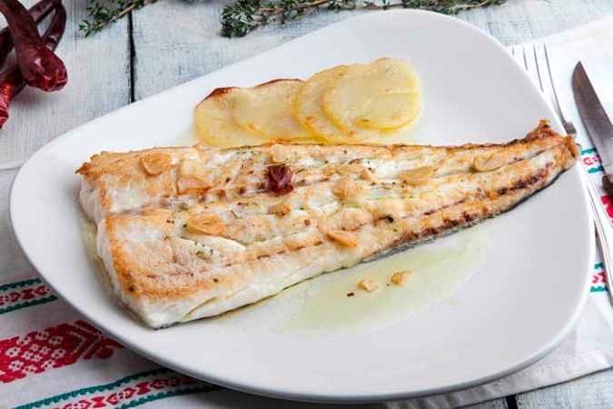 plato con merluza al horno