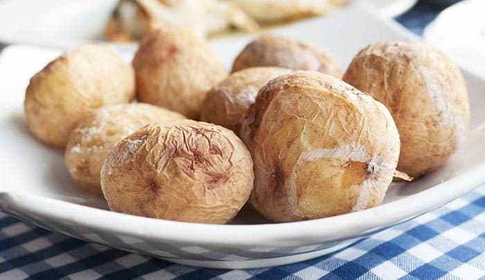 plato con papas arrugadas canarias