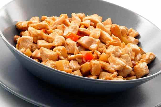 plato de pollo con almendras chino