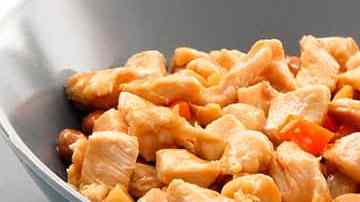 plato de pollo con almendras chino