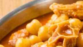cazuela de callos con garbanzos
