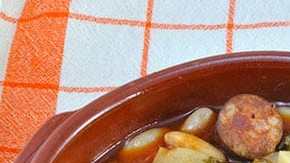 plato de pote asturiano o pote de berzas