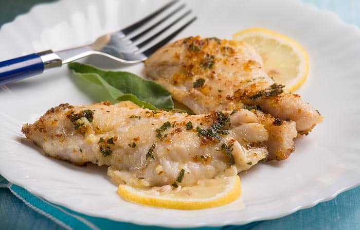 plato con filetes de pescadilla al horno