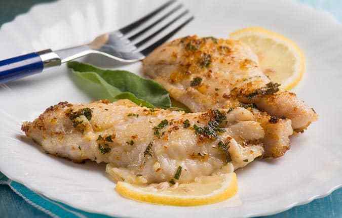 plato con filetes de pescadilla al horno