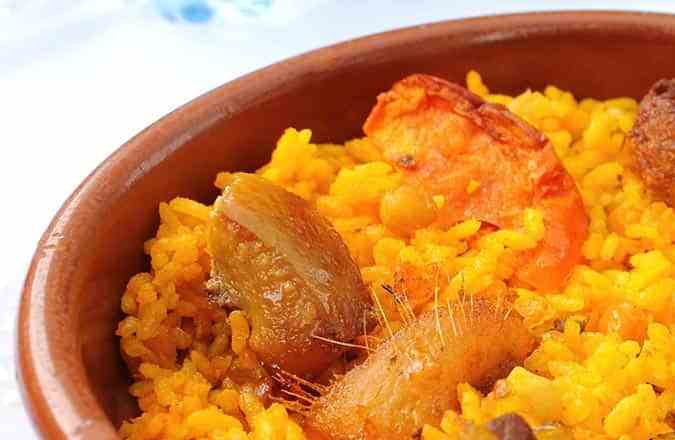 cazuela con arroz al horno