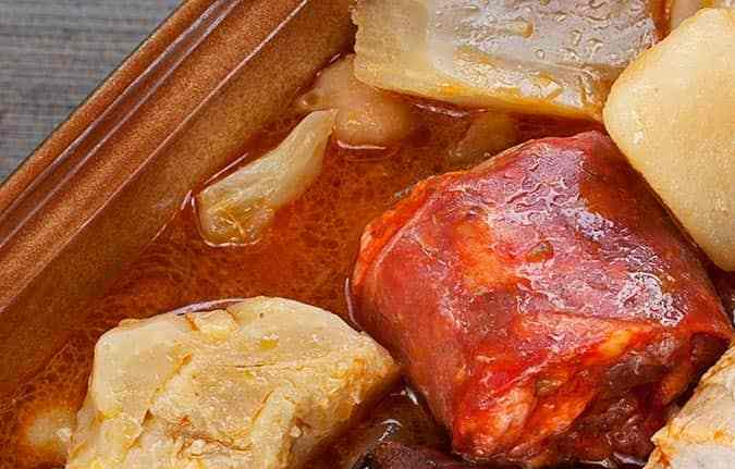 cazuela con cocido andaluz