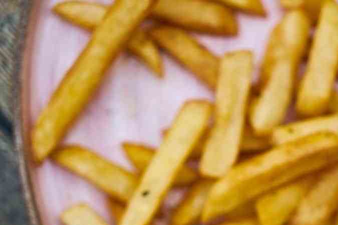 hamburguesa con patatas fritas