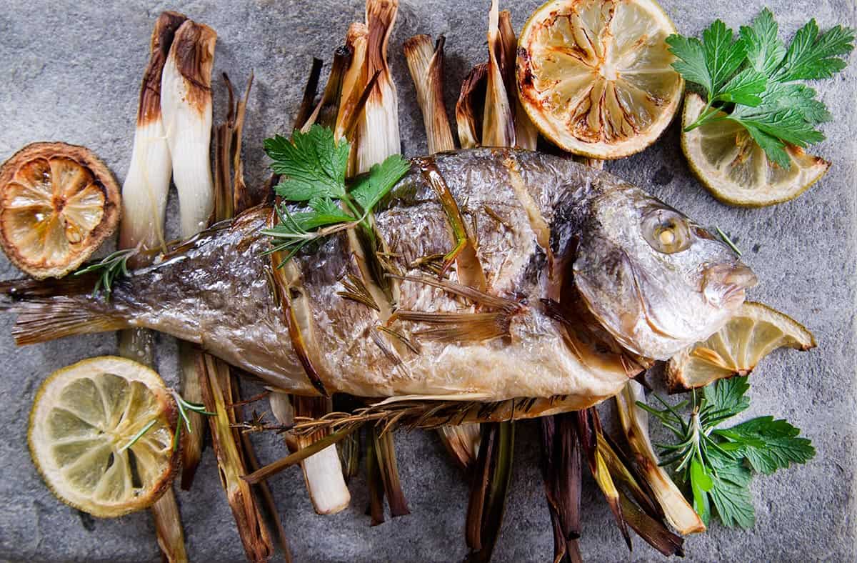 dorada al horno lista para comer