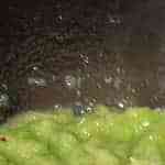 bowl con guasacaca venezolana