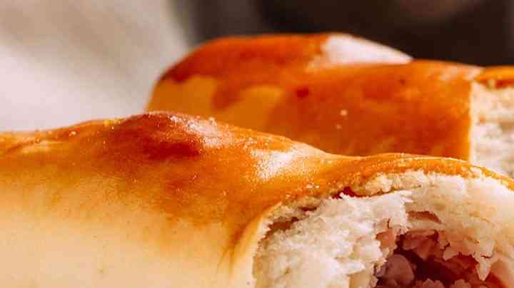 cachitos rellenos de jamón venezolanos