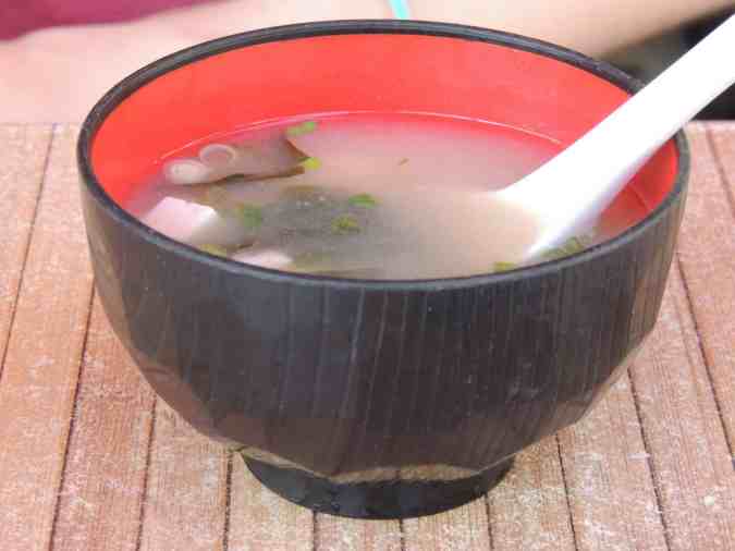 bol con sopa miso