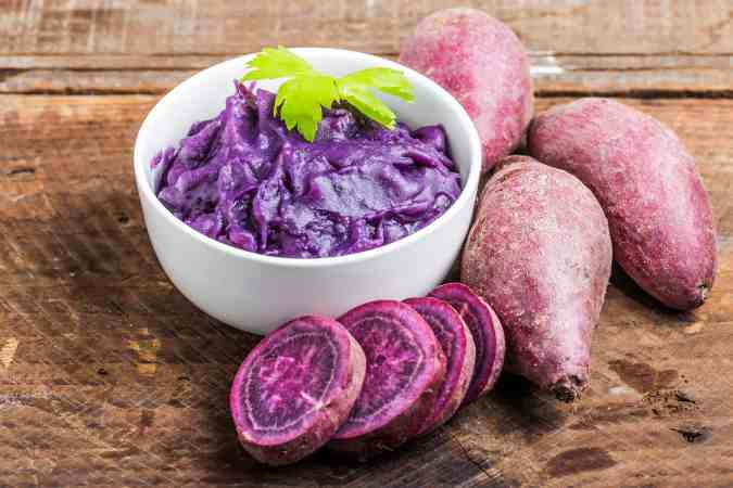 Freepik: Foto de Rojo creado por dashu83