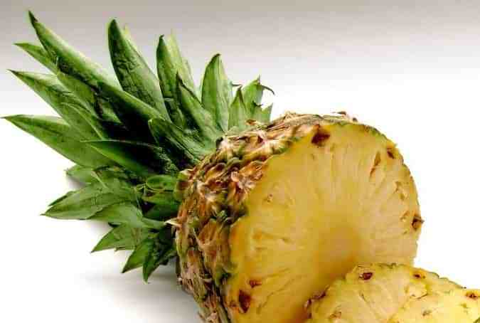 Piña cortada