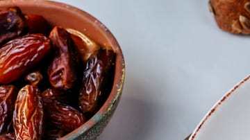 plato con arroz a la milanesa