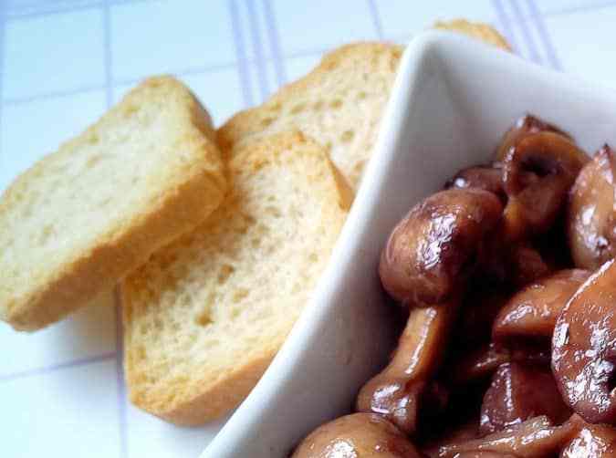 champiñones en escabeche