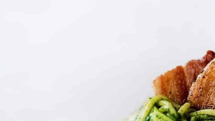 espagueti con salsa de espinaca