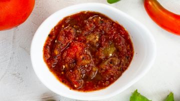 plato con salsa de chiles