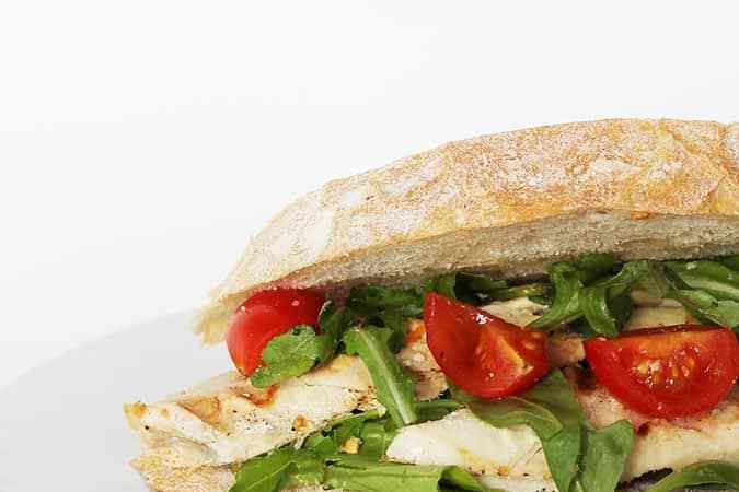 sandwich de pollo a la plancha