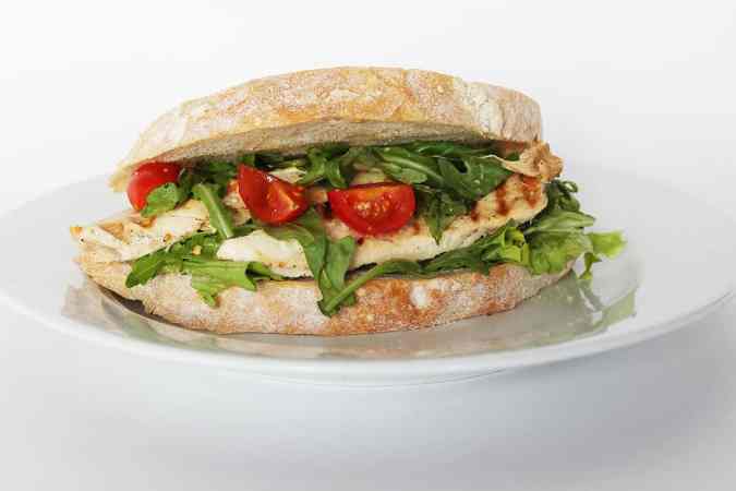 sandwich de pollo a la plancha