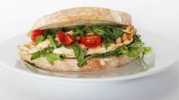 sandwich de pollo a la plancha