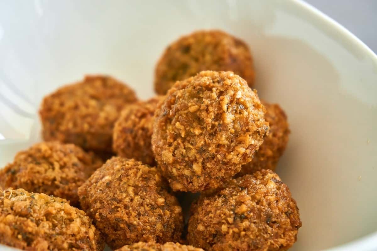 albóndigas de lentejas en plato