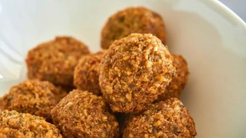 albóndigas de lentejas en plato