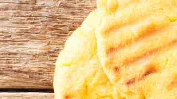 plato con sopa de costilla