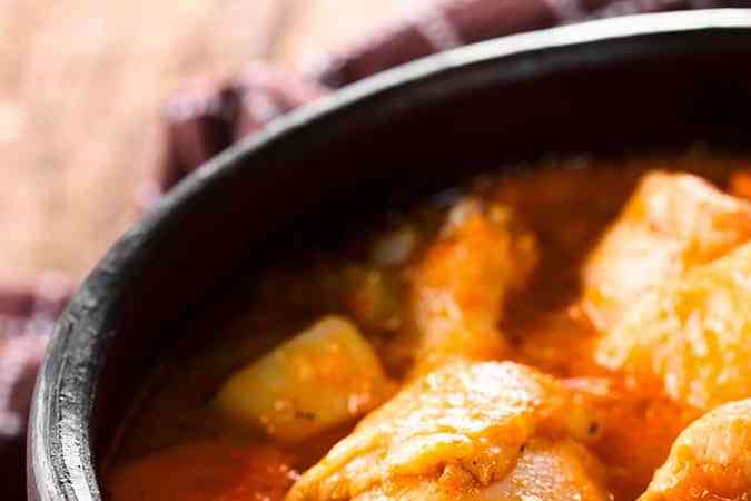 olla con sudado de pollo