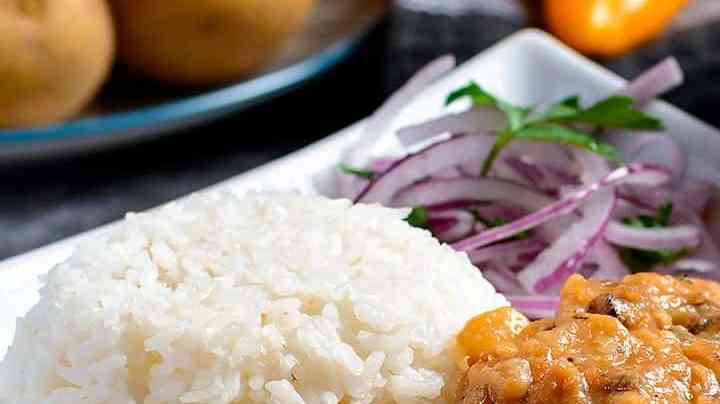 Plata de carapulcra con arroz