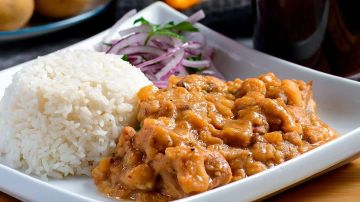 Plata de carapulcra con arroz