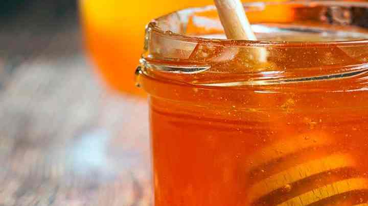 tarro con miel de abejas