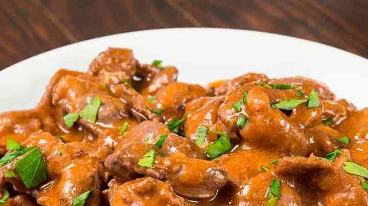 plato con mollejas de pollo