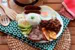 plato de bandeja paisa colombiana