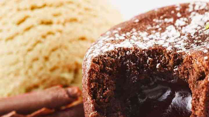 Bizcocho de chocolate relleno de chocolate