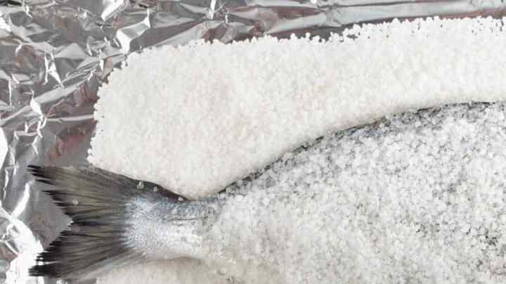 deliciosa dorada a la sal